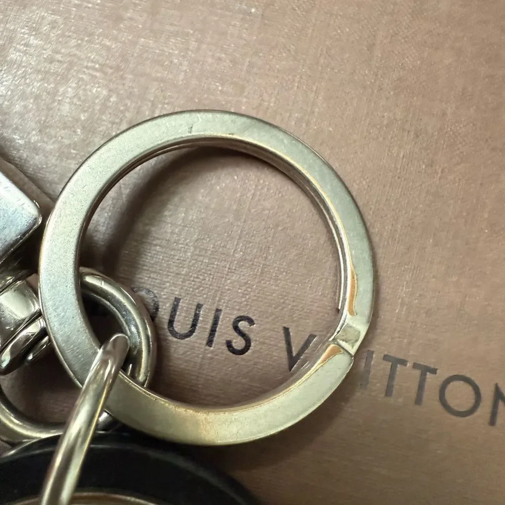 Used in great condition Louis Vuitton Silver and Black Keychain minor scratches - Picture 7 of 10